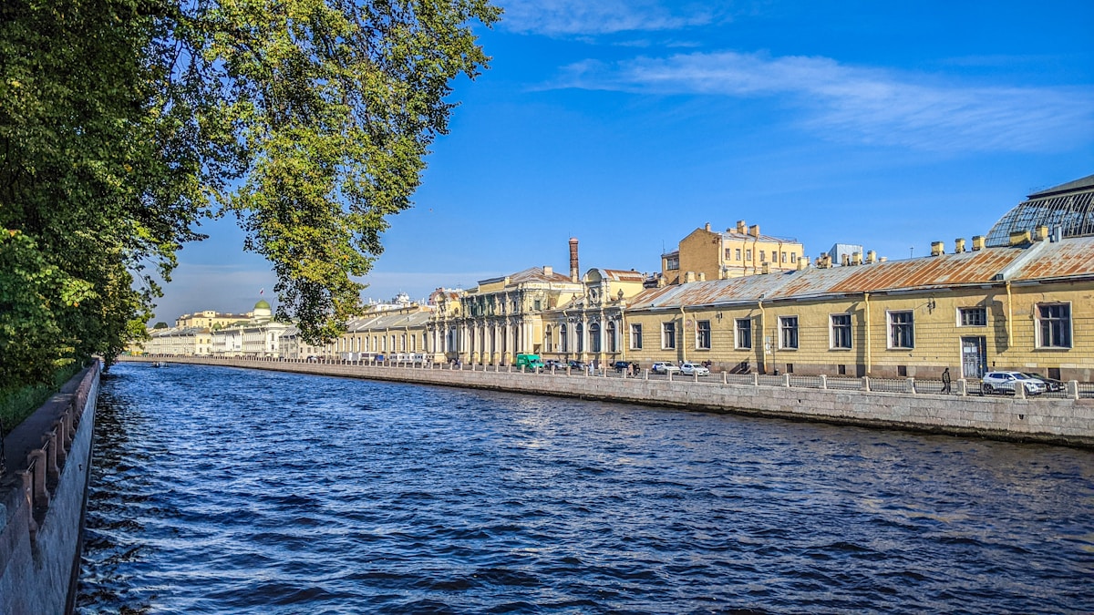 Пятница в Петербурге: облачно и до +21